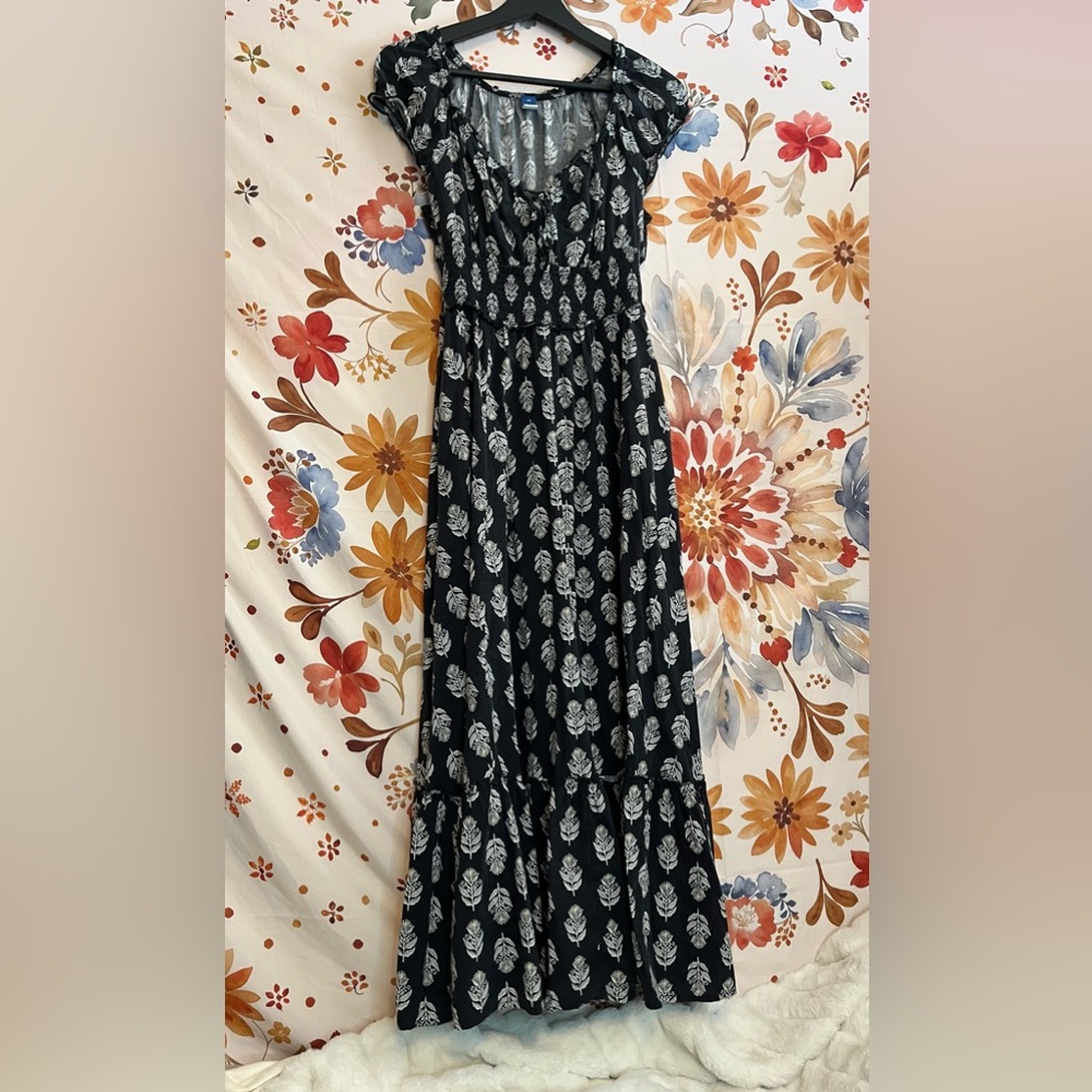 Old Navy XS Black Cream Floral Print Spring Maxi Boho Festival Trad Wife Dress